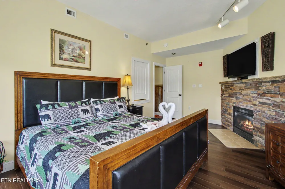 513 McCarter Rd #4M Gatlinburg, TN 37738