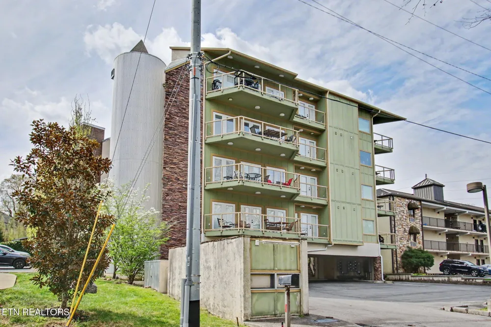 513 McCarter Rd #4M Gatlinburg, TN 37738