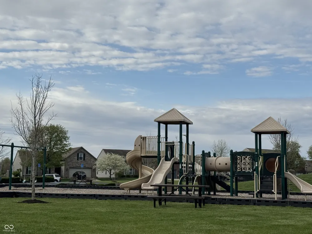 1296 Wood Thrush Court Greenwood, IN 46143
