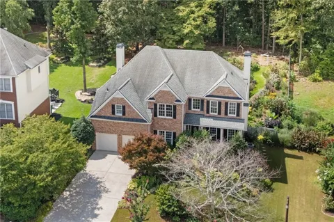 562 Vinings Springs Drive SE
