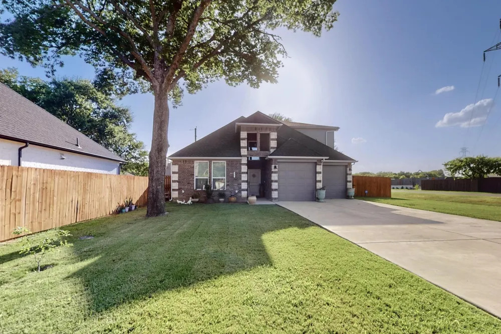 1901 Avenue E Grand Prairie, TX 75051