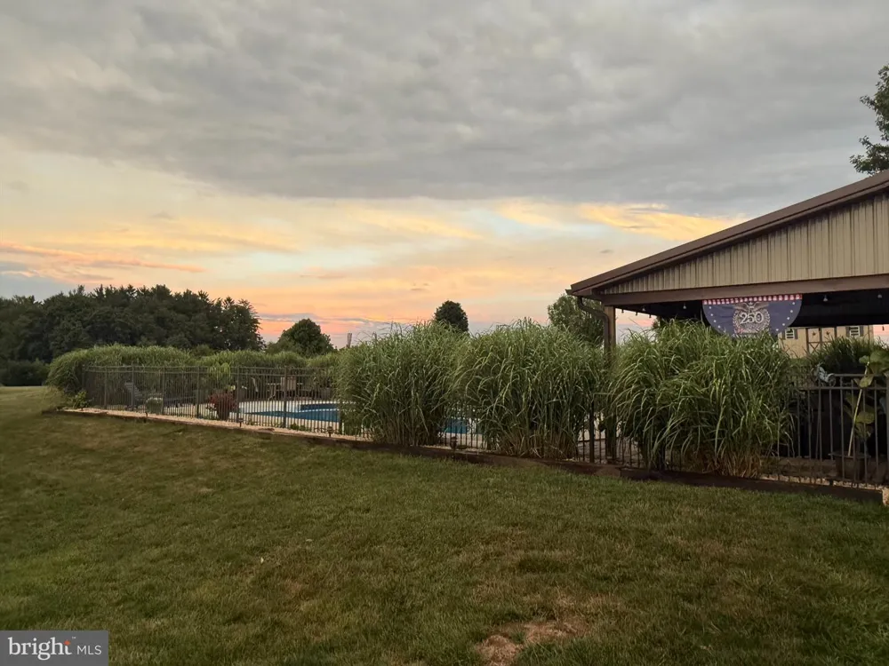 324 CHESTNUT HILL ROAD Fredericksburg, PA 17026