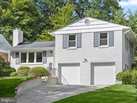 8212 HAWTHORNE ROAD