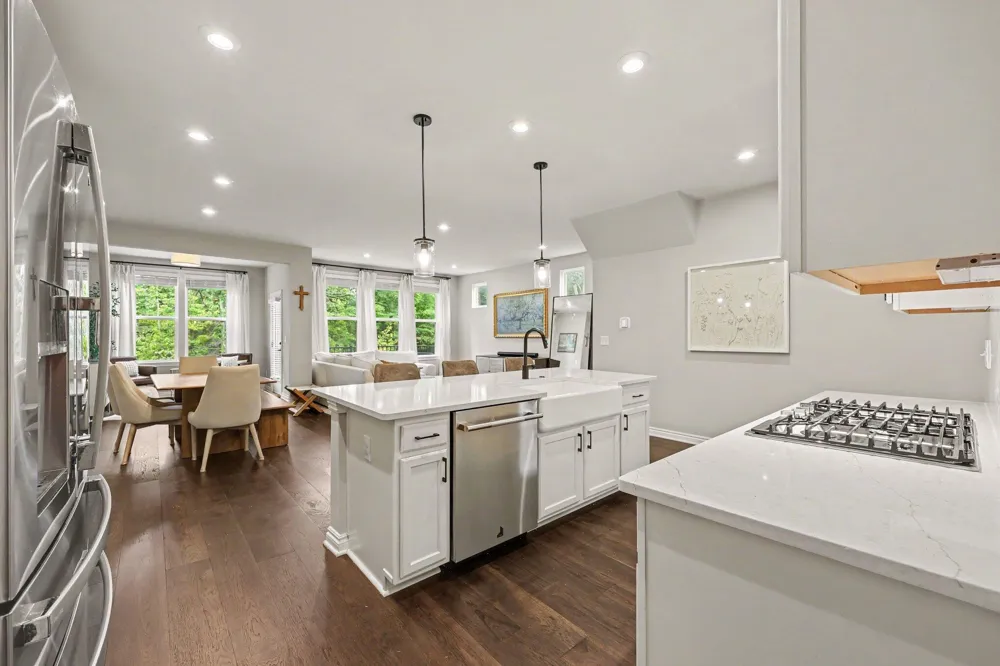 692 Peppermint Drive Rochester Hills, MI 48307