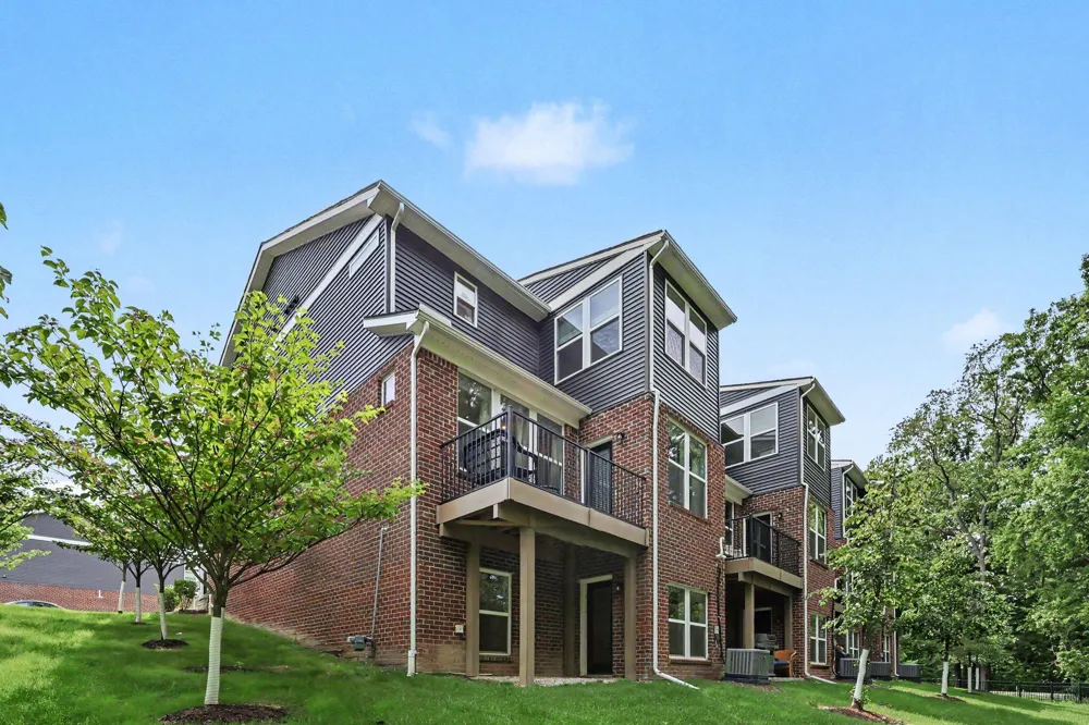692 Peppermint Drive Rochester Hills, MI 48307