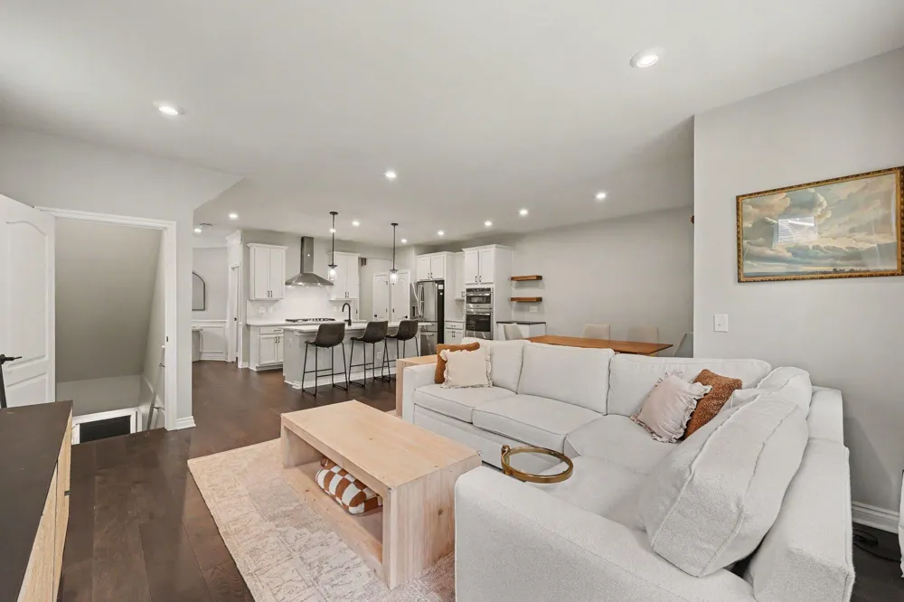 692 Peppermint Drive Rochester Hills, MI 48307