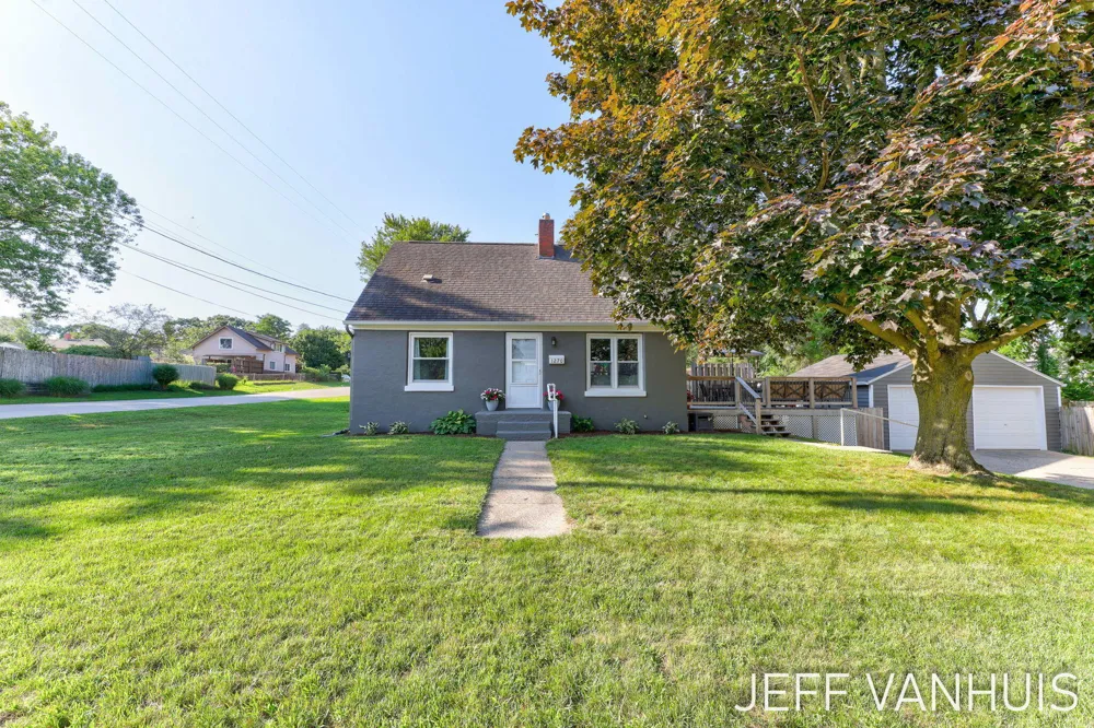 1270 Cedar Street NE Grand Rapids, MI 49503