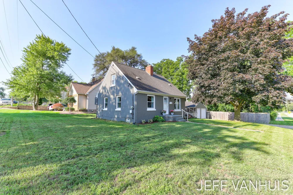 1270 Cedar Street NE Grand Rapids, MI 49503