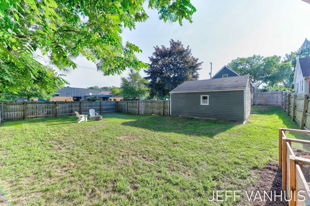 1270 Cedar Street NE Grand Rapids, MI 49503