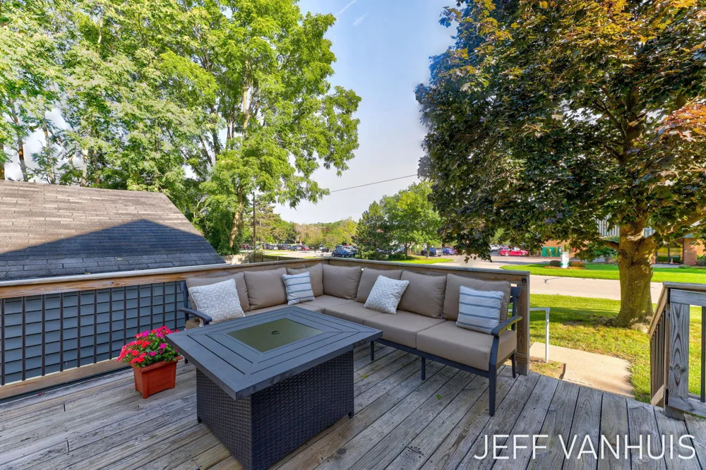 1270 Cedar Street NE Grand Rapids, MI 49503