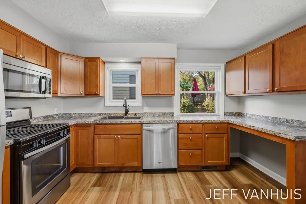 1270 Cedar Street NE Grand Rapids, MI 49503