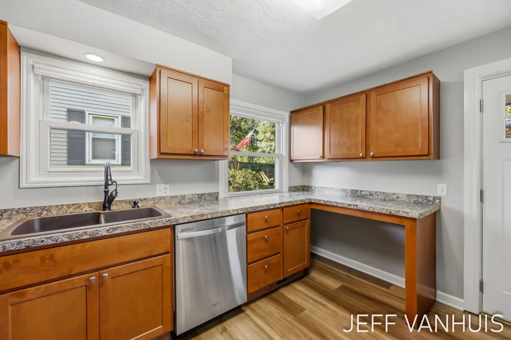 1270 Cedar Street NE Grand Rapids, MI 49503