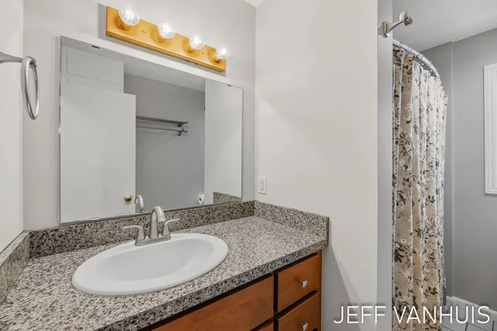 1270 Cedar Street NE Grand Rapids, MI 49503
