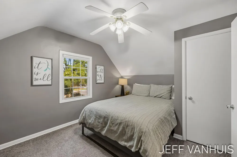 1270 Cedar Street NE Grand Rapids, MI 49503