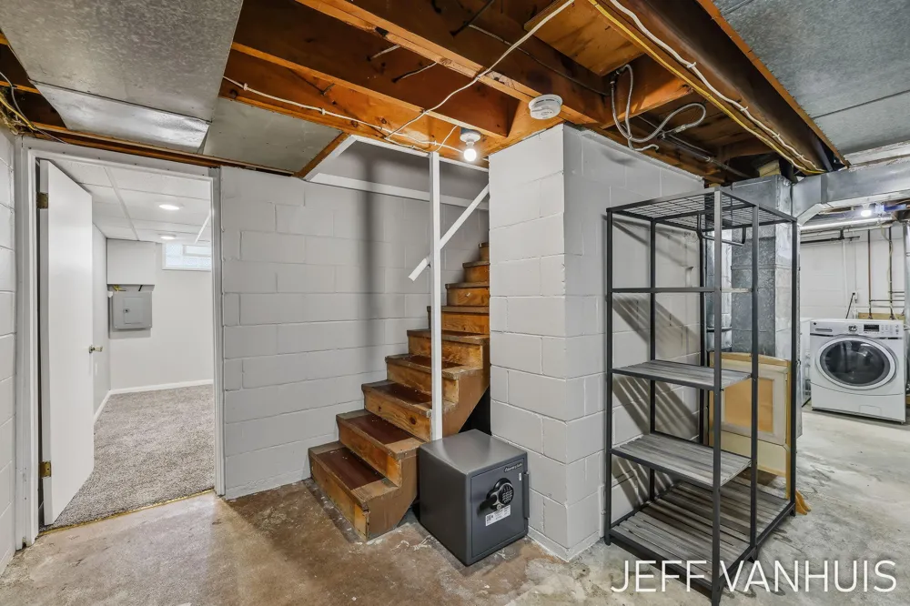 1270 Cedar Street NE Grand Rapids, MI 49503