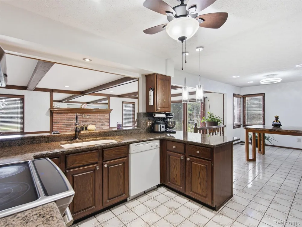 22520 Vacri Lane Farmington Hills City, MI 48335