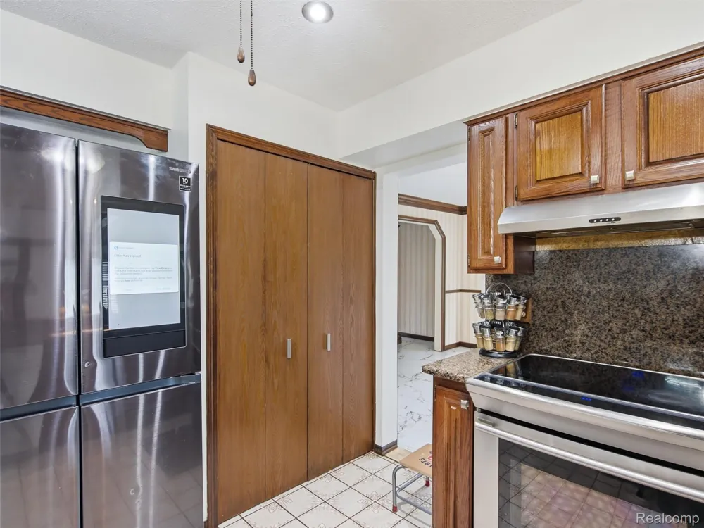 22520 Vacri Lane Farmington Hills City, MI 48335