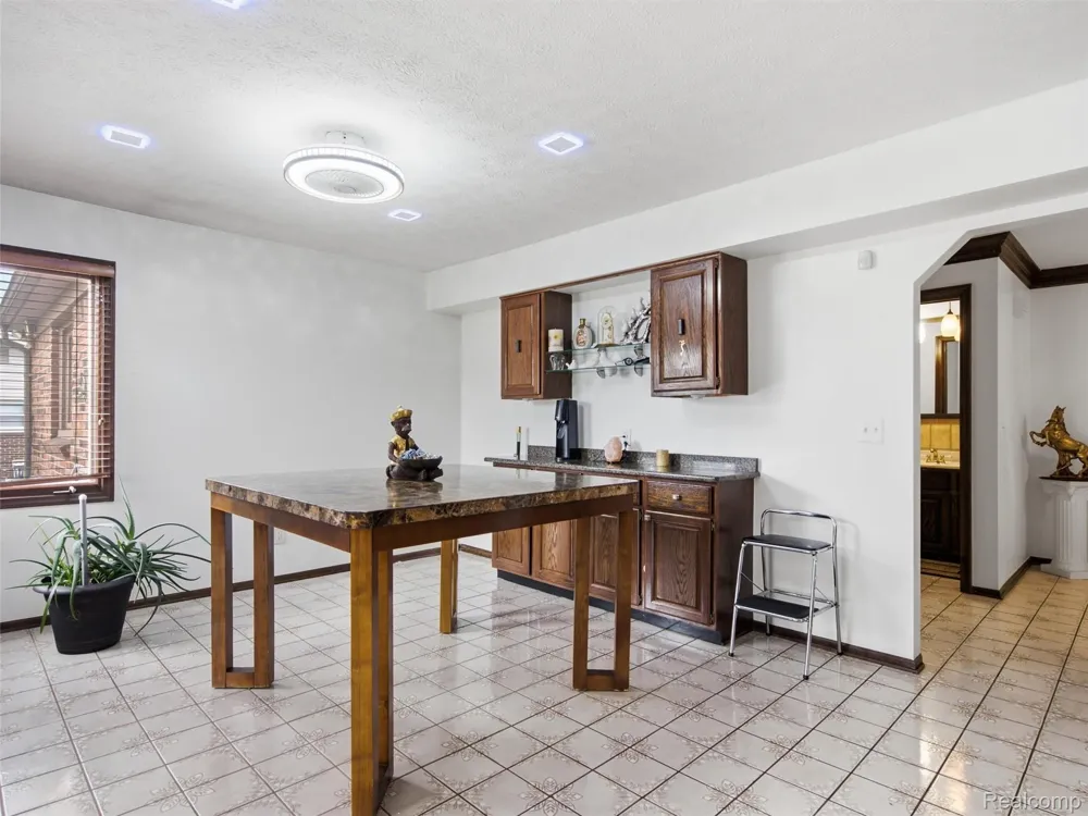22520 Vacri Lane Farmington Hills City, MI 48335