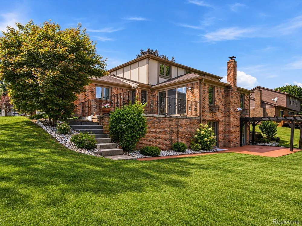 22520 Vacri Lane Farmington Hills City, MI 48335