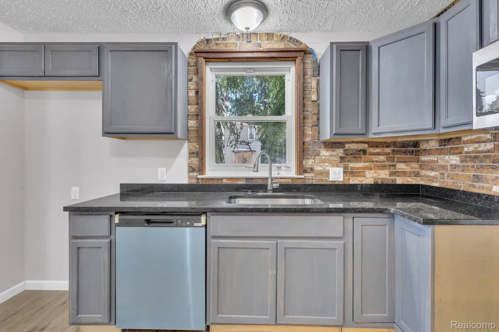 4329 11th Street Ecorse City, MI 48229