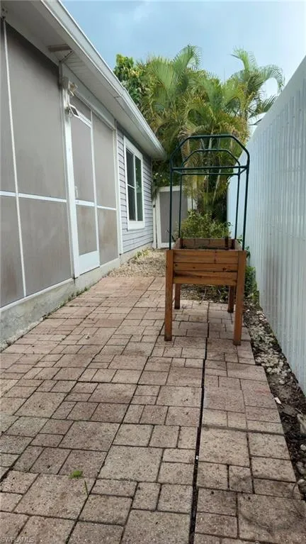 11652 Pawley Avenue Bonita Springs, FL 34135