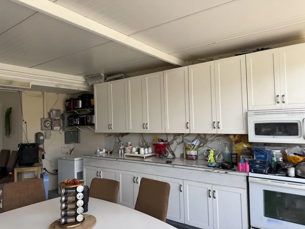 811 HILLSIDE AVENUE Lake Wales, FL 33853