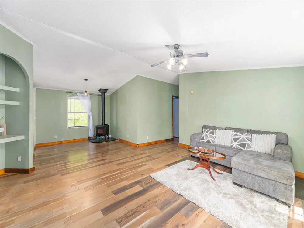 152 Hollon Cove Waynesville, NC 28786