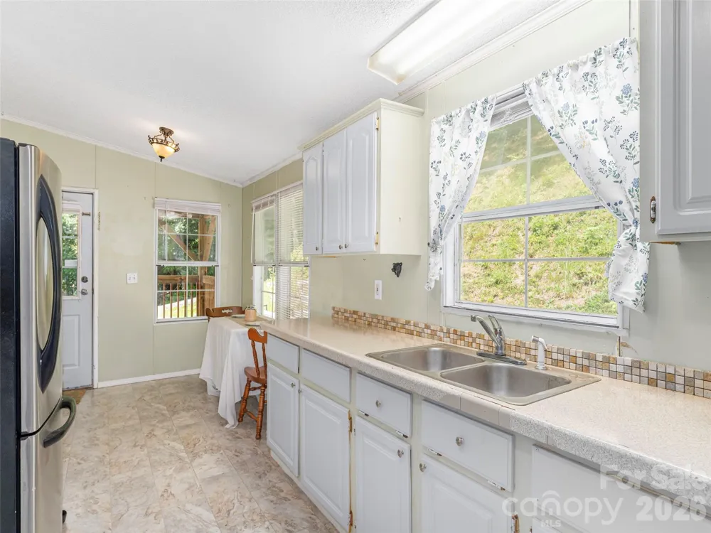 152 Hollon Cove Waynesville, NC 28786