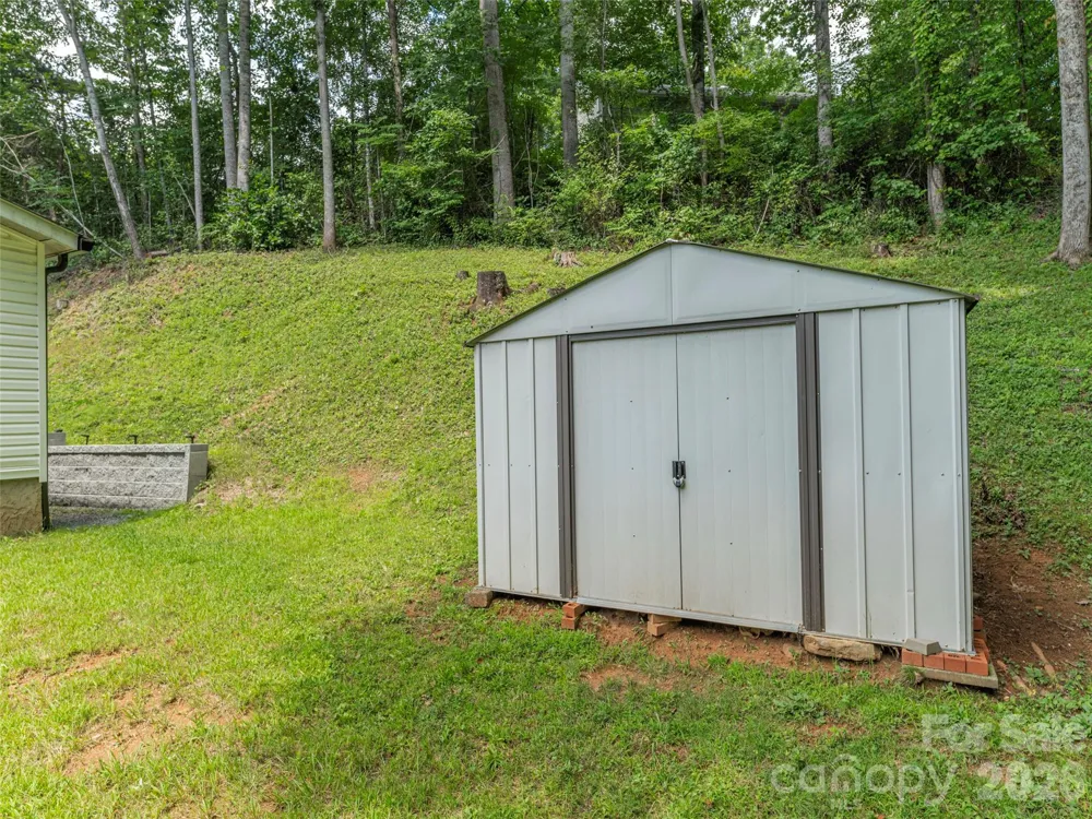 152 Hollon Cove Waynesville, NC 28786