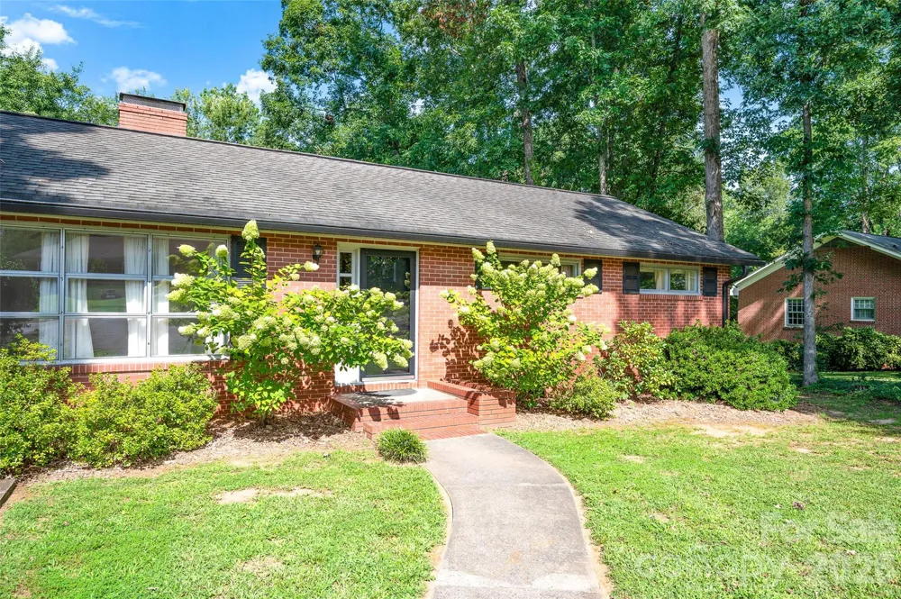 427 S Magnolia Street Mooresville, NC 28115
