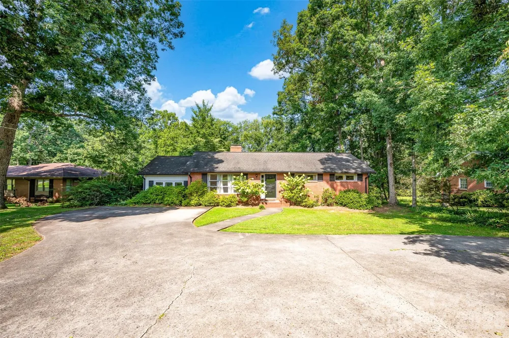 427 S Magnolia Street Mooresville, NC 28115