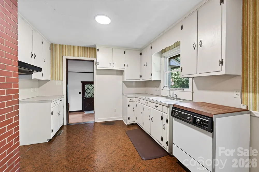 427 S Magnolia Street Mooresville, NC 28115