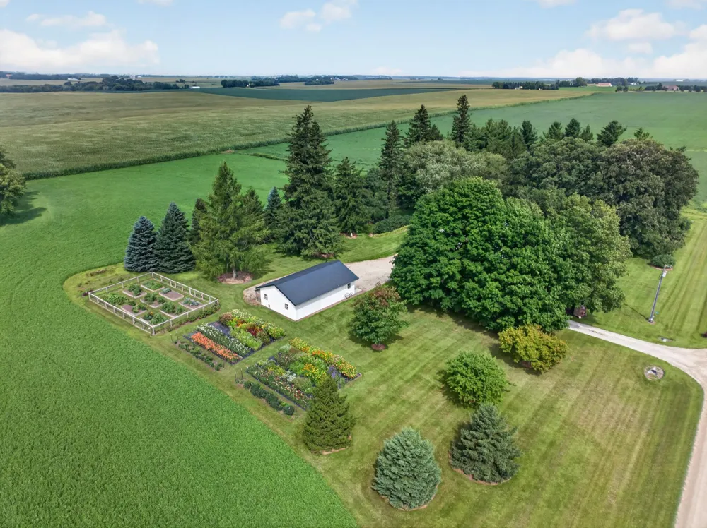 59493 272nd Avenue Mantorville, MN 55955