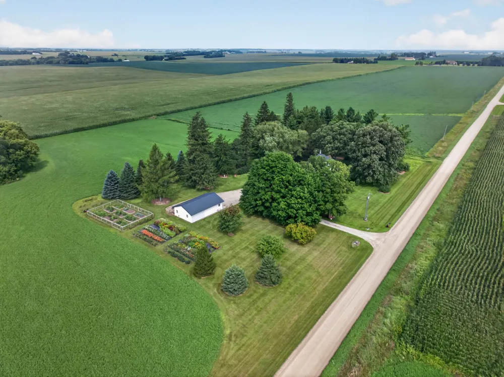 59493 272nd Avenue Mantorville, MN 55955