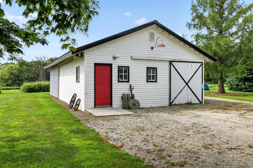 59493 272nd Avenue Mantorville, MN 55955