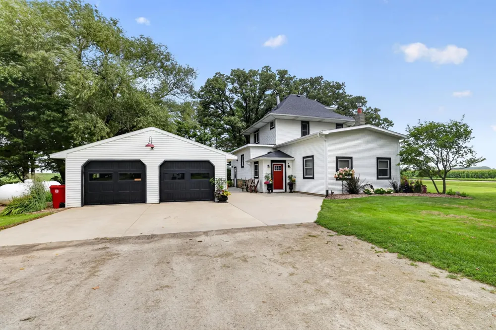 59493 272nd Avenue Mantorville, MN 55955