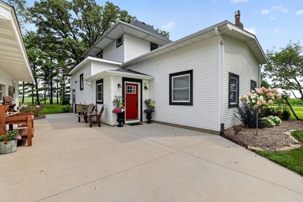 59493 272nd Avenue Mantorville, MN 55955
