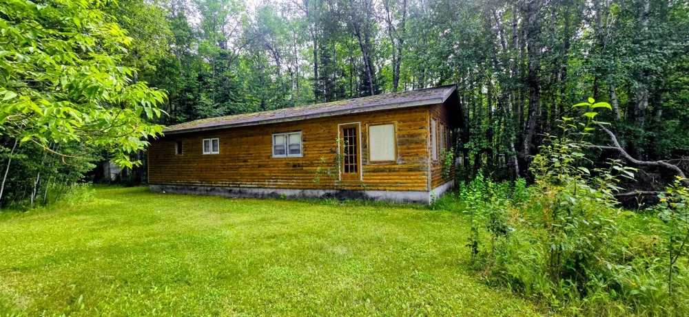 17365 E Pine Drive NW Angle Inlet, MN 56711