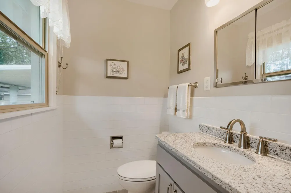 9242 15th Avenue S Bloomington, MN 55425