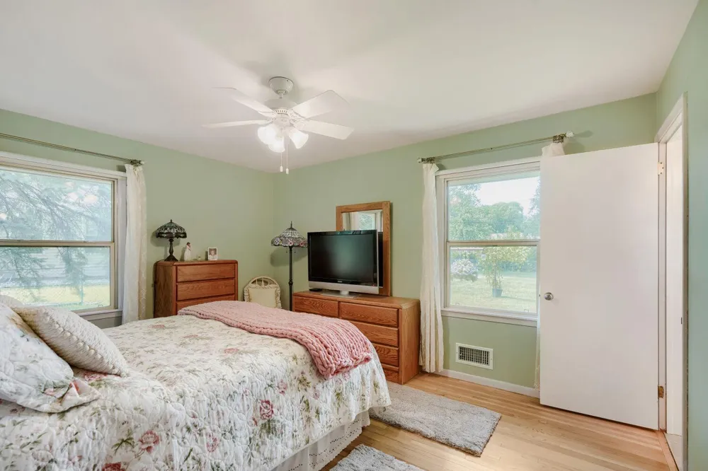 9242 15th Avenue S Bloomington, MN 55425