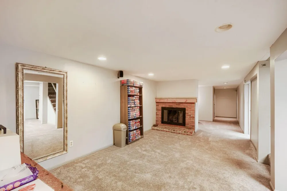 9242 15th Avenue S Bloomington, MN 55425
