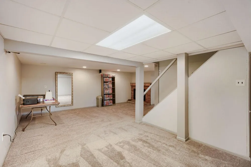 9242 15th Avenue S Bloomington, MN 55425