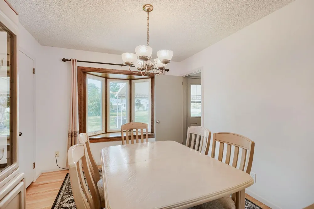 9242 15th Avenue S Bloomington, MN 55425