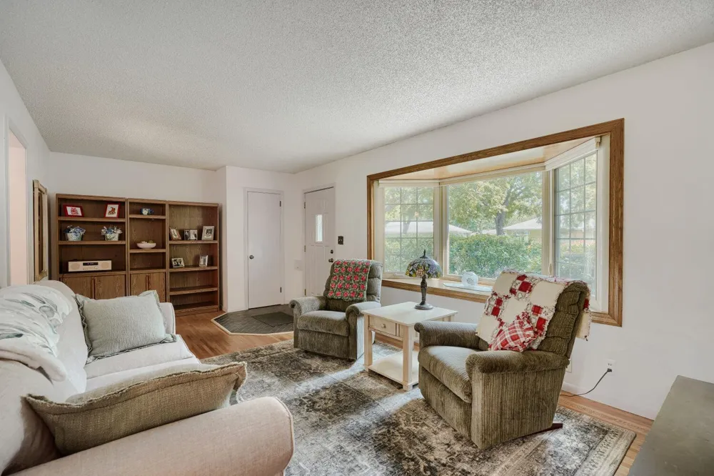9242 15th Avenue S Bloomington, MN 55425