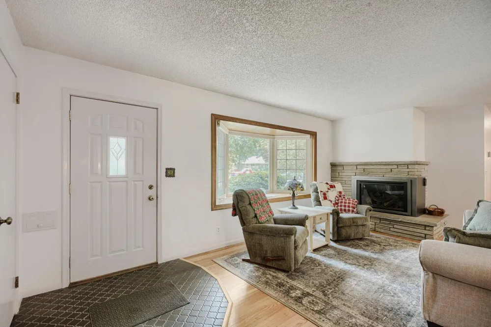 9242 15th Avenue S Bloomington, MN 55425