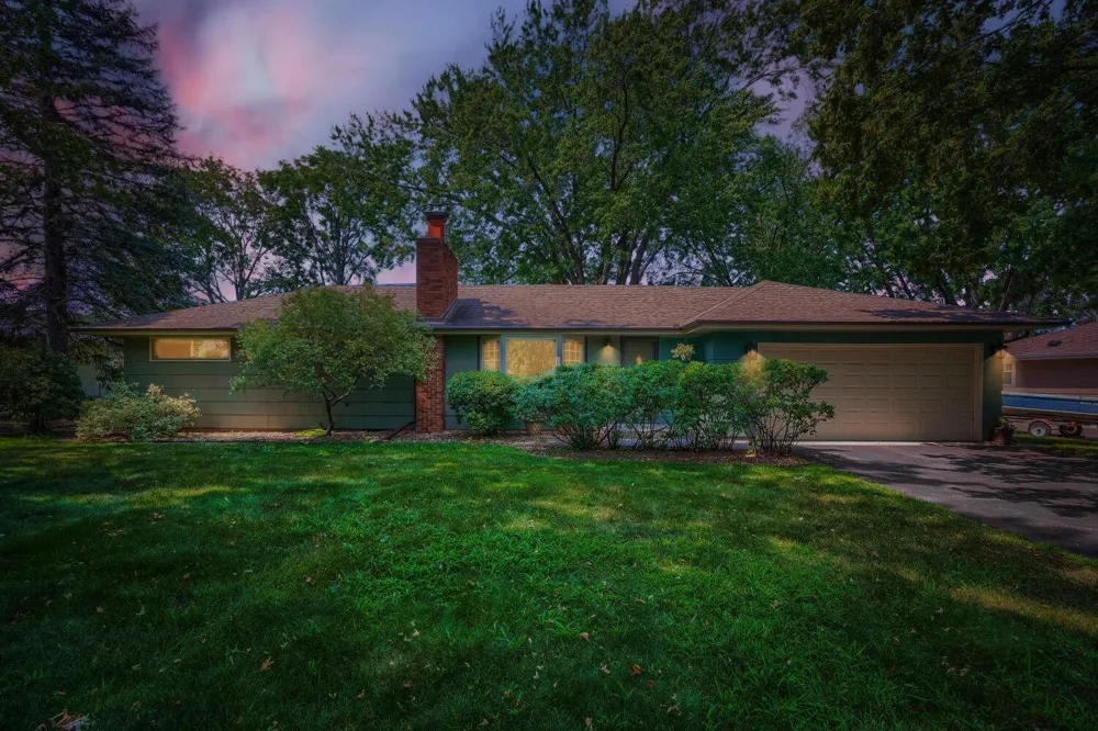 9242 15th Avenue S Bloomington, MN 55425