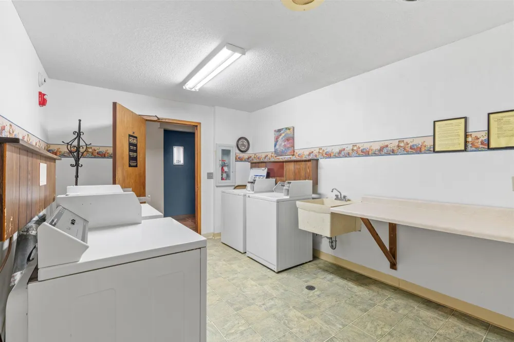 4120 Parklawn Avenue #220 Edina, MN 55435