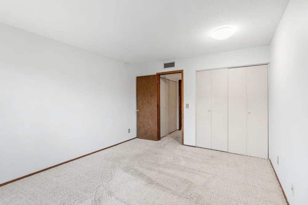 4120 Parklawn Avenue #220 Edina, MN 55435