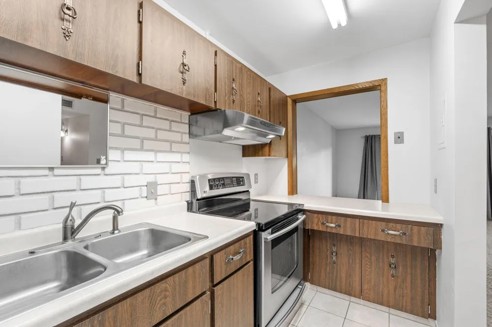 4120 Parklawn Avenue #220 Edina, MN 55435