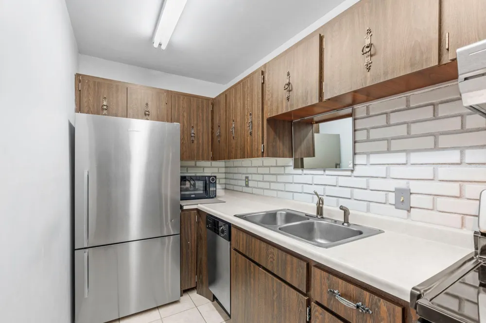 4120 Parklawn Avenue #220 Edina, MN 55435
